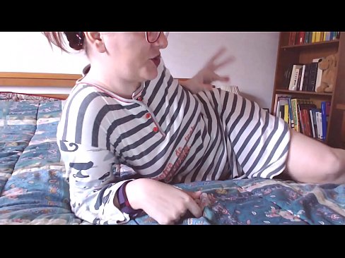 ❤️ Tóg an coileach mór dubh seo i do bhéal sclábhaí beag Porn álainn linn ❤
