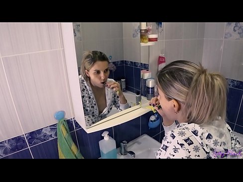 ❤️ Críochnaíonn Hack le óga i pitseámaí cum ó bhéal i asal - letty black Porn álainn linn ❤